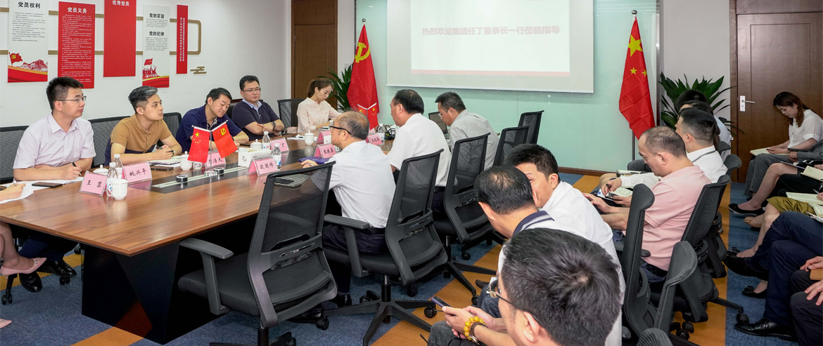 为旅游插上航空“翅膀”，给旅游增添科技“引擎”，用创新创造更大价值