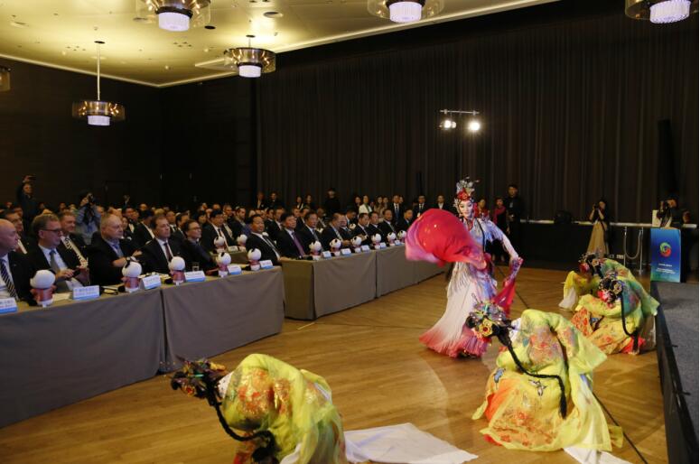 集团党委书记、董事长任丁率团赴荷兰、德国、以色列考察