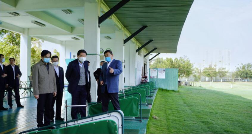 尊龙凯时集团党委书记、董事长任丁率队考察四川旅游学院